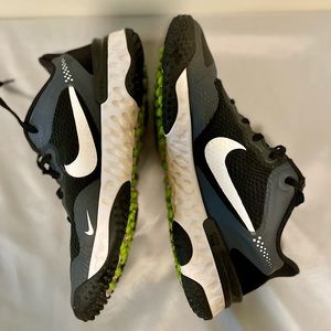 Nike Alpha Huarache Elite 3 Turf 'Black Iron Grey'